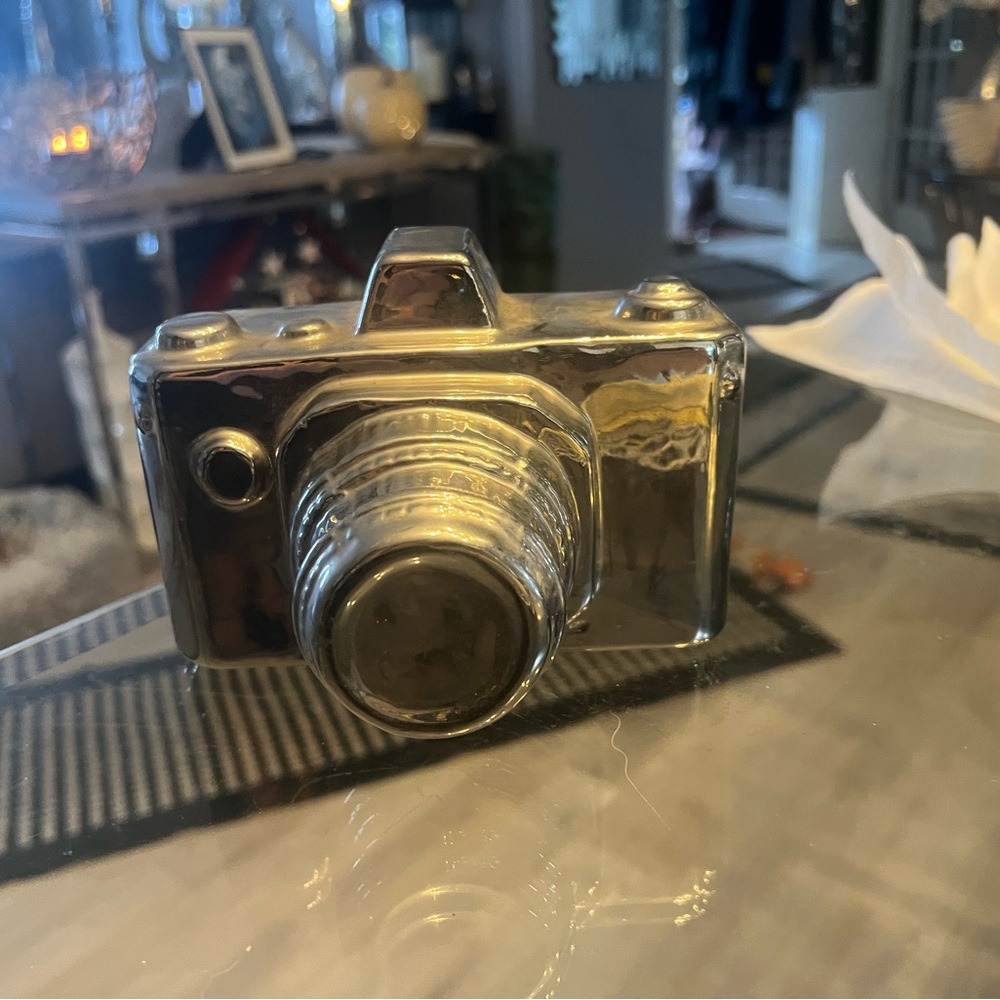 Silver Camera-Shaped Decorative Piece - Picture 4 of 4